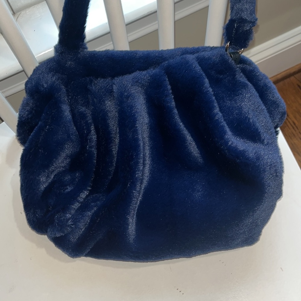 CMD Blue Faux Fur Round Regular Open top, boxy inside- super soft outside - Picture 2 of 12